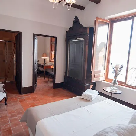 Castell Granadella إليامبويا