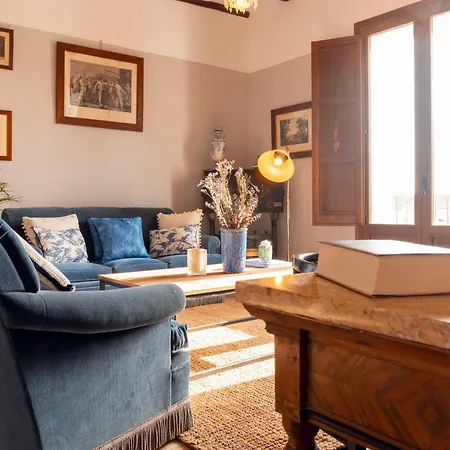 Castell Granadella فندق إليامبويا