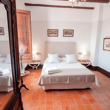 Castell Granadella * إليامبويا