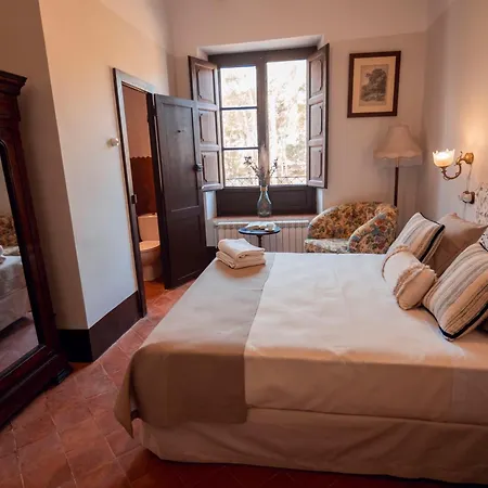 Castell Granadella فندق إليامبويا