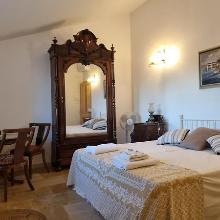 Castell Granadella إليامبويا
