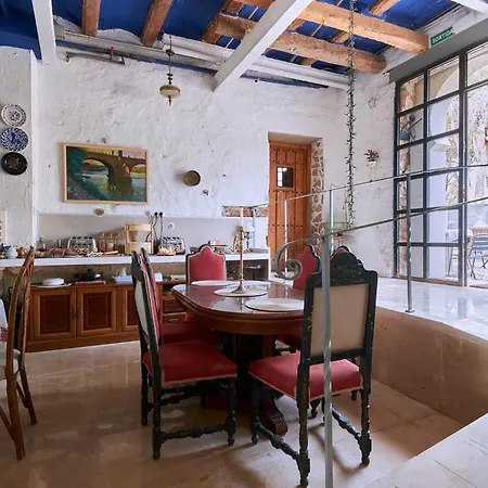 Castell Granadella * إليامبويا