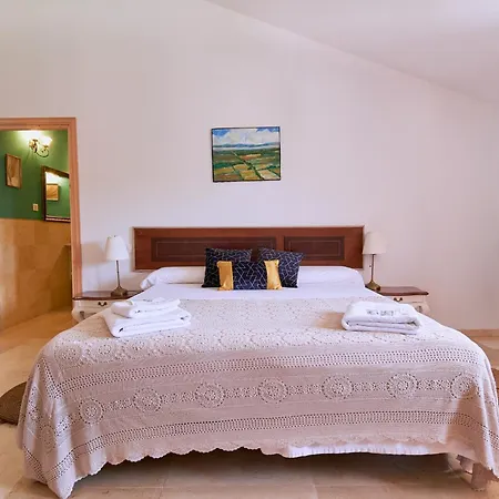 Castell Granadella إليامبويا
