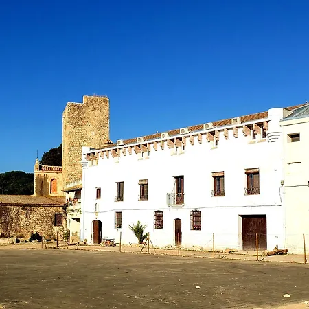 Castell Granadella فندق *