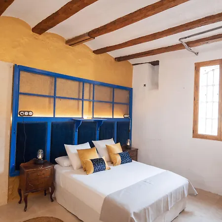 Castell Granadella فندق إليامبويا