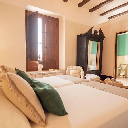 Castell Granadella فندق