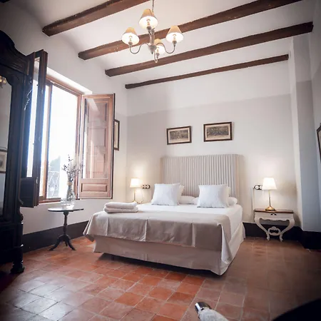 Castell Granadella * إليامبويا